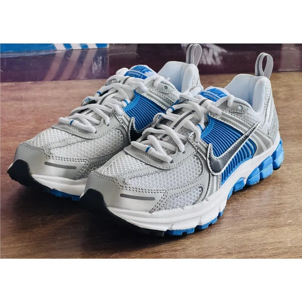 Youth Size 5.5  Vomero 5 GS Women’s Size 7 Photo Blue HF6998-103 by Nike