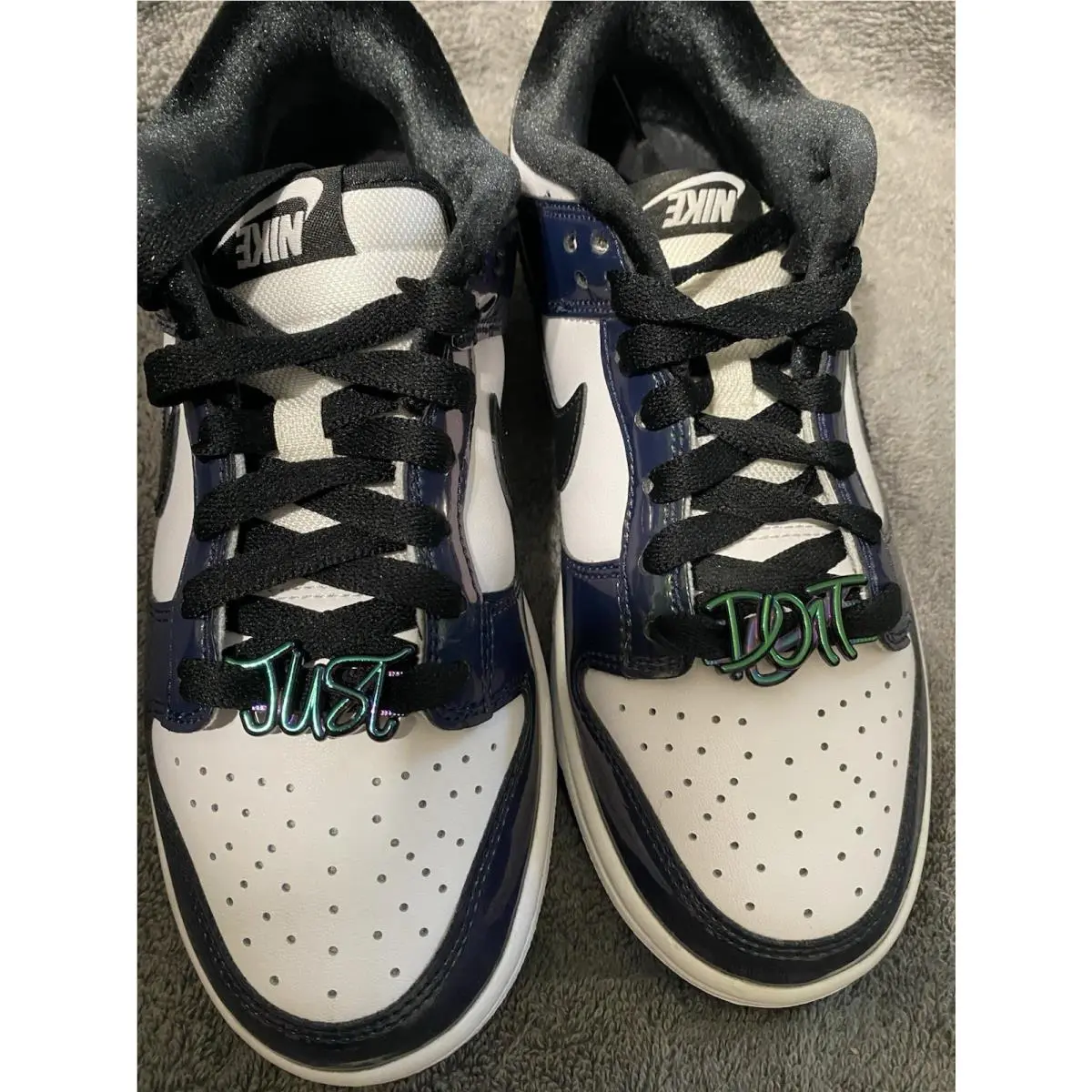 Size 6.5 5 Men’s Women’s Nike Dunk Low SE Iridescent Just Do It