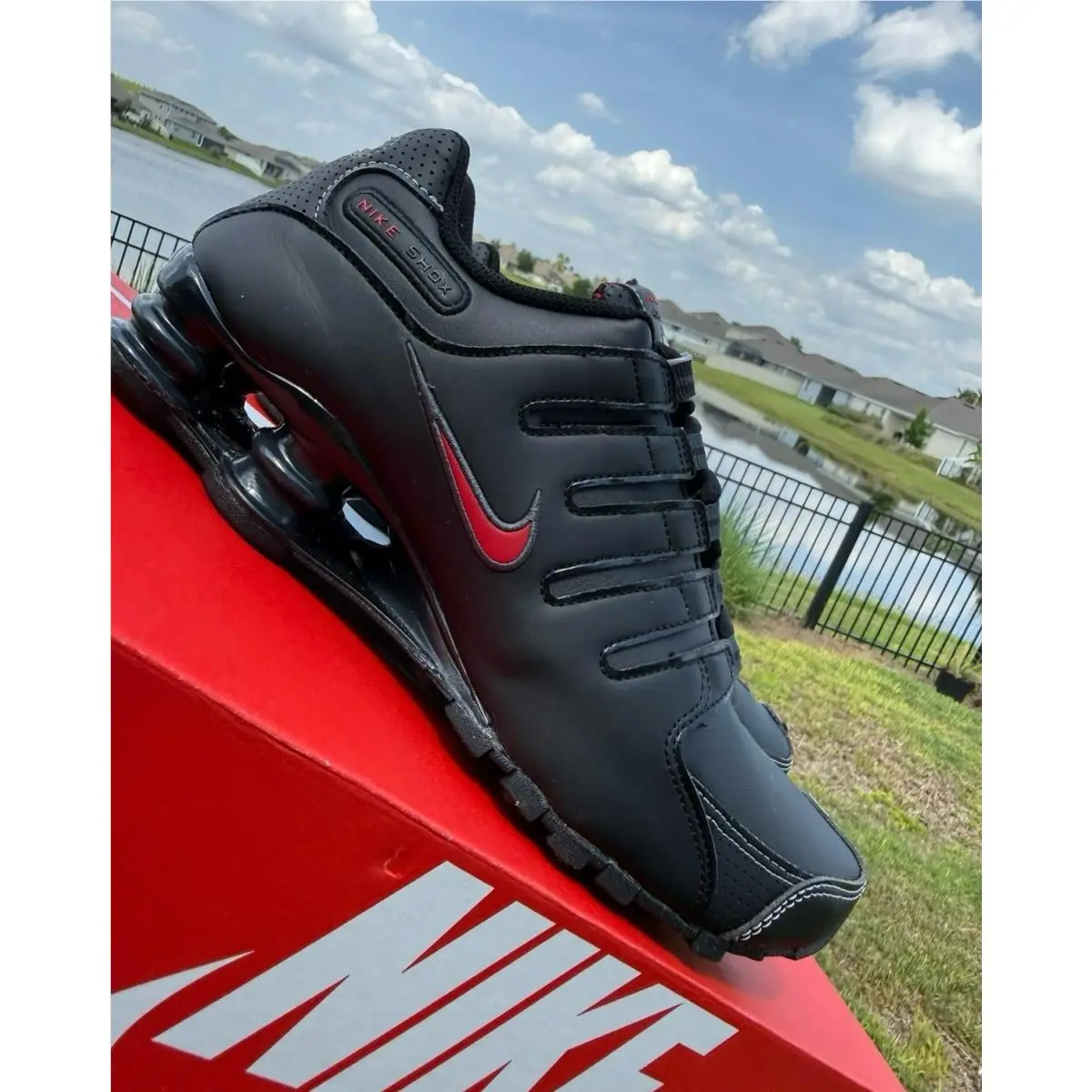8.5 Men’s Nike Shox NZ Black Red / 378341-017 Sneakers