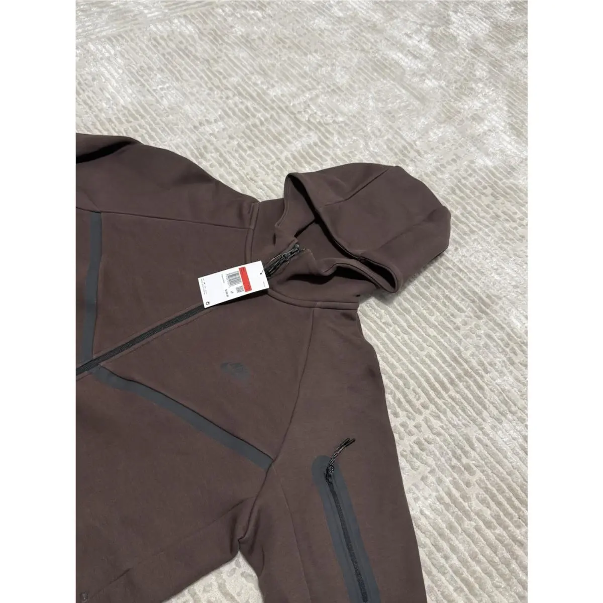 Nike clothing - Brown 1