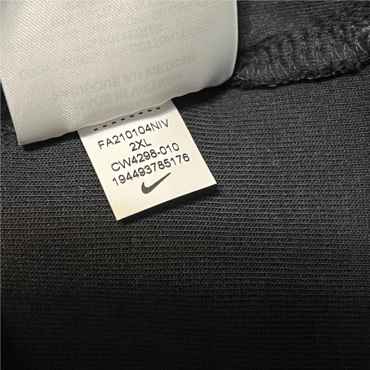Nike clothing - Black/Black (UPC: 194493785121) 8