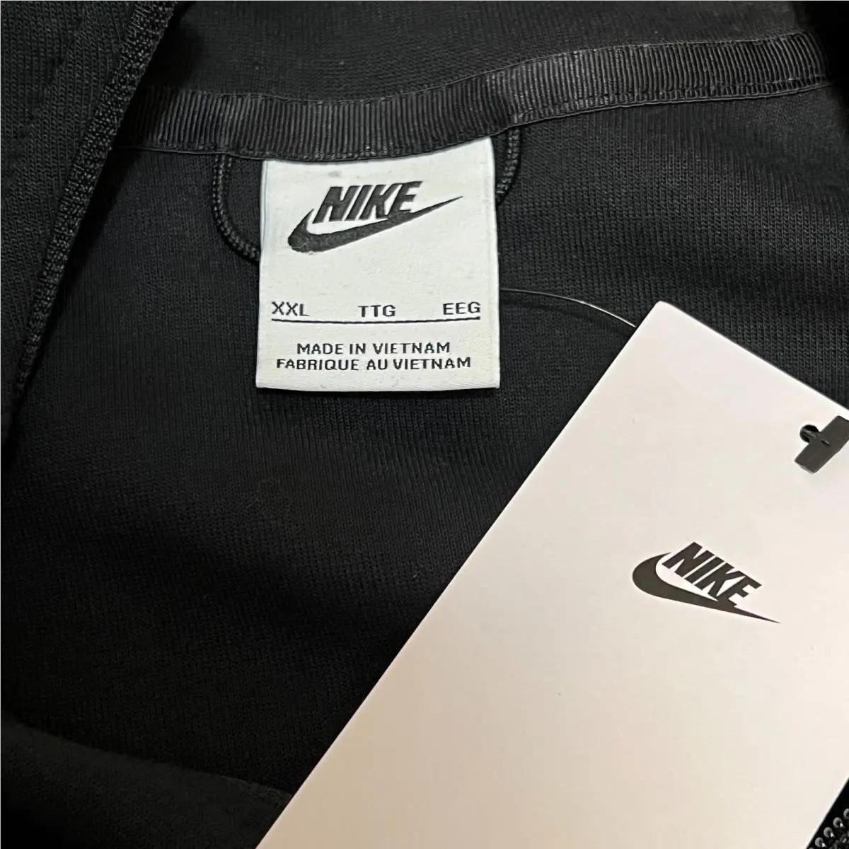 Nike clothing - Black/Black (UPC: 194493785121) 3