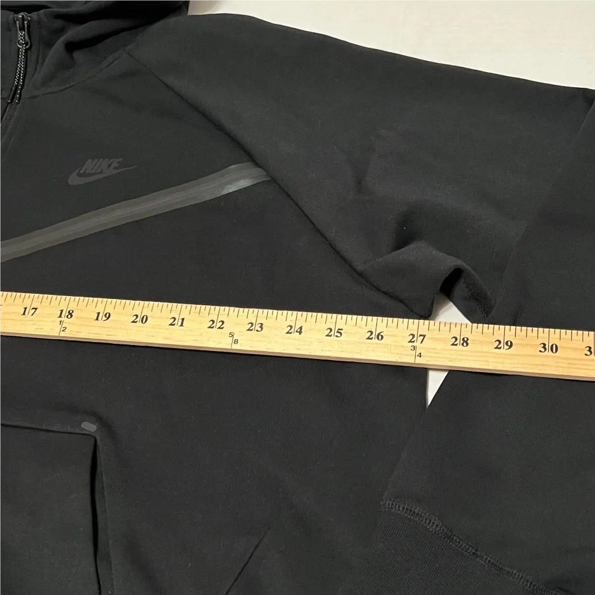 Nike clothing - Black/Black (UPC: 194493785121) 5