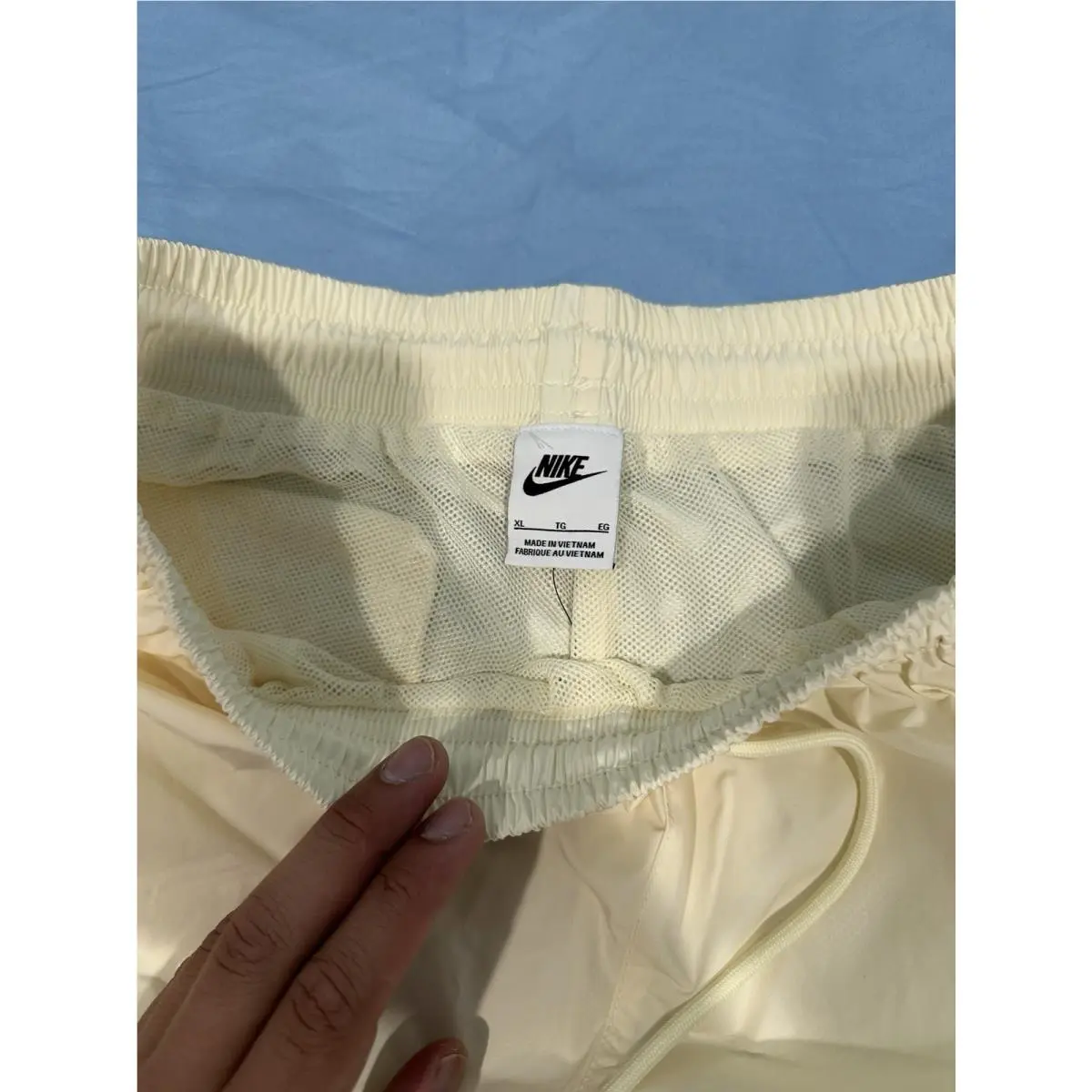 Nike clothing - White Cream 1