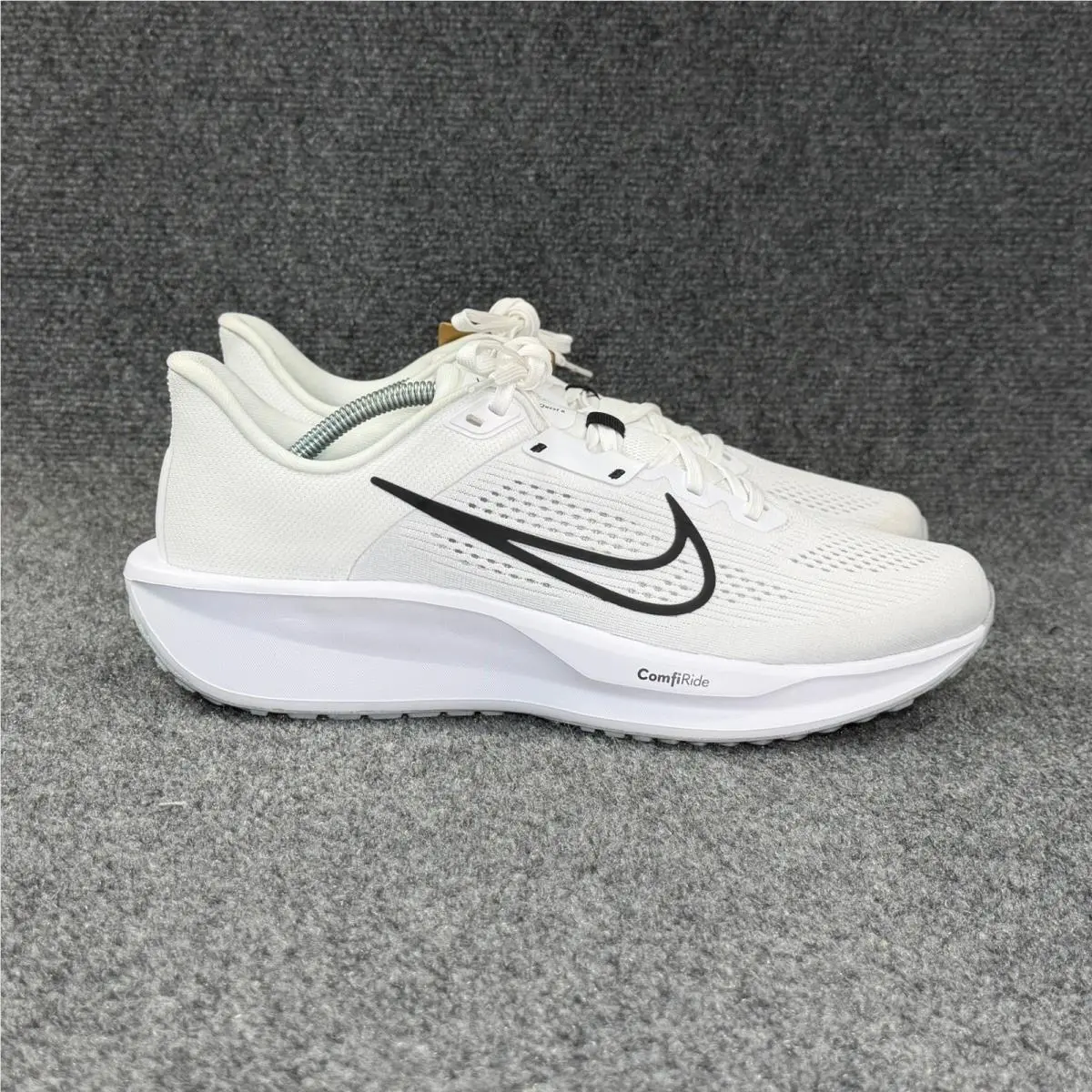 Nike Quest 6 Running Shoes Men`s 12 White Black Athletic Run Training Sneakers