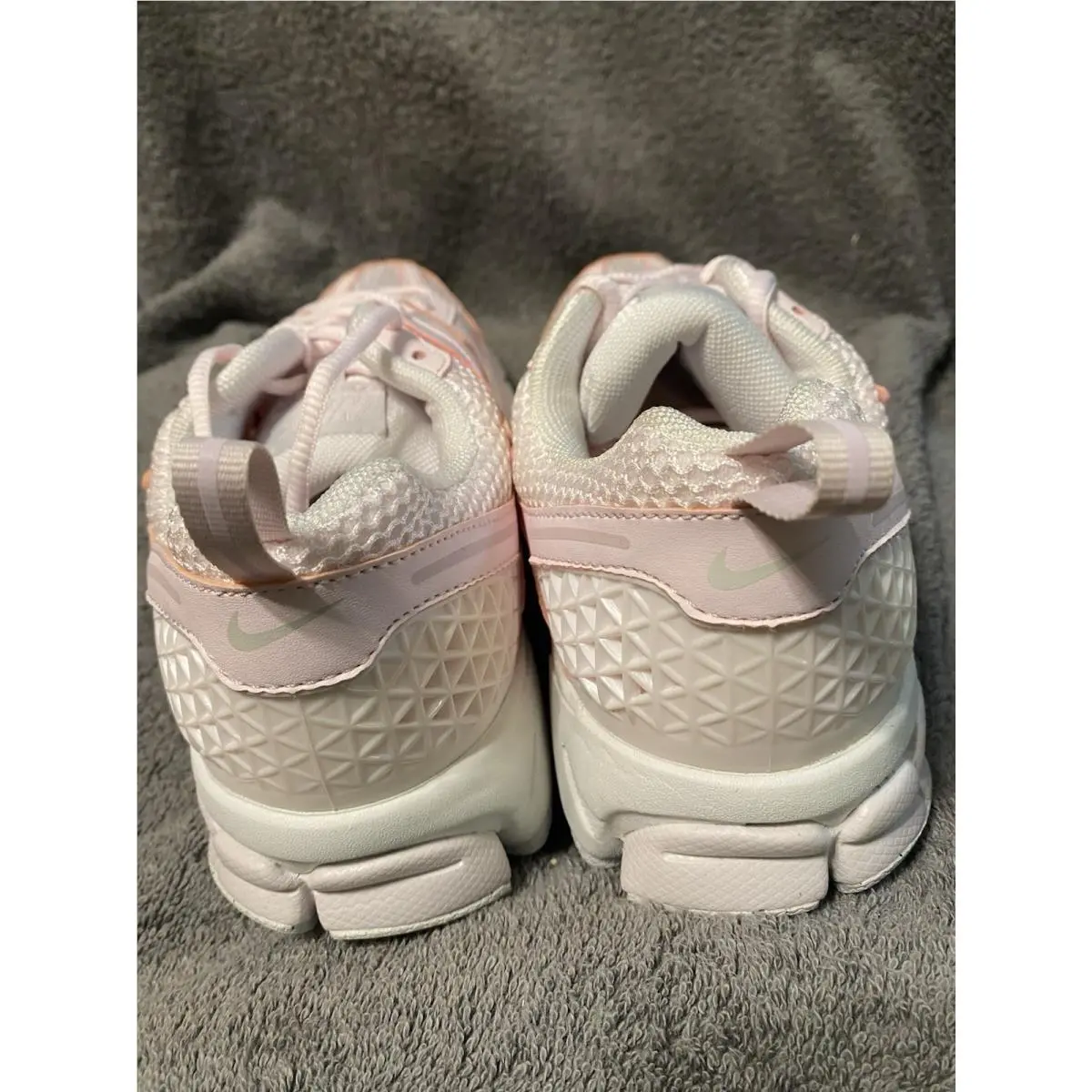 Nike shoes - Nike Vomero 5 - Vomero - Pink 2