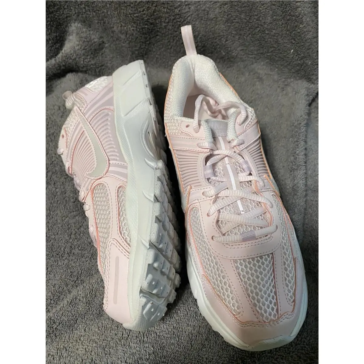 Nike shoes - Nike Vomero 5 - Vomero - Pink 3