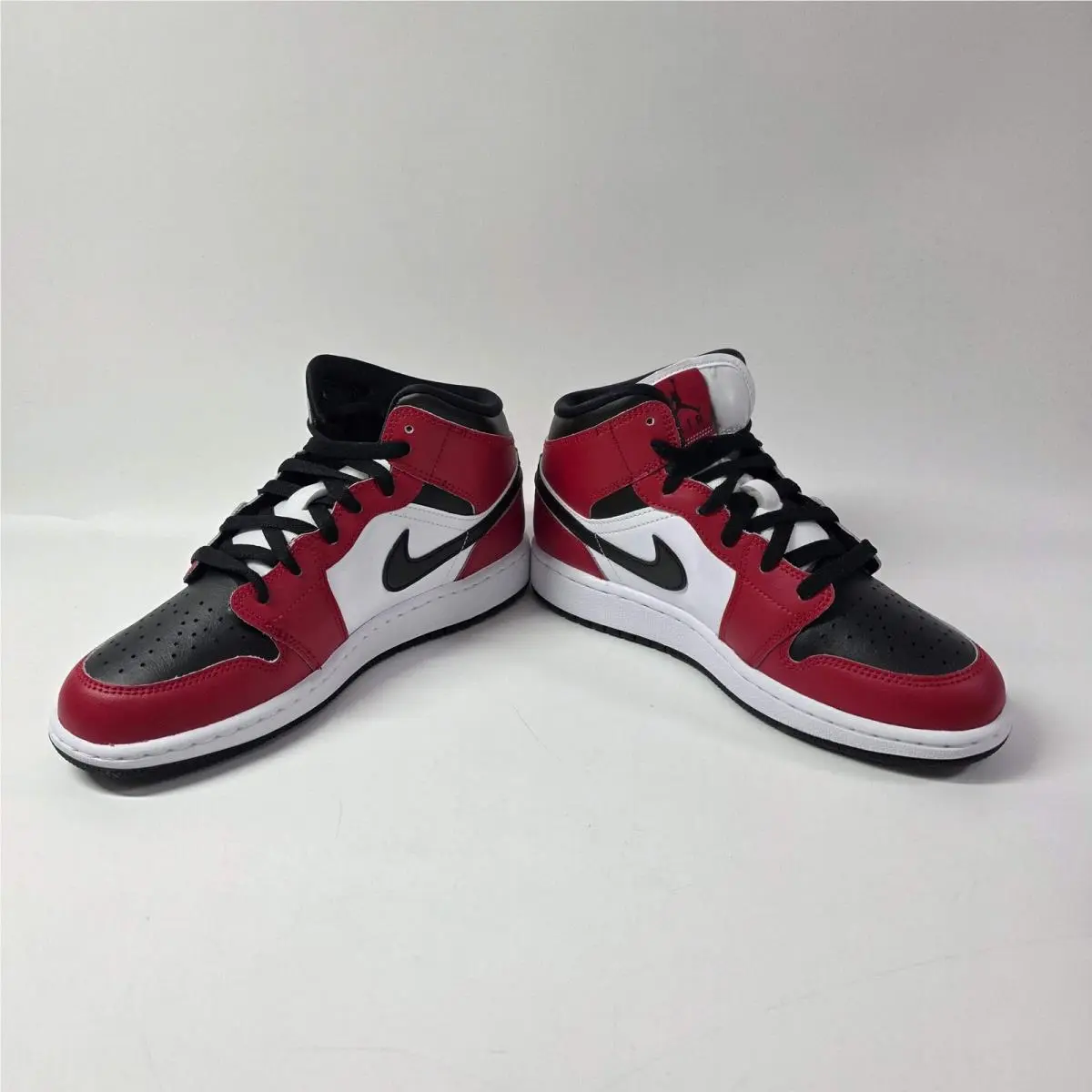 Nike shoes - AIR JORDAN 1 MID - AIR MID - 554725-069 3