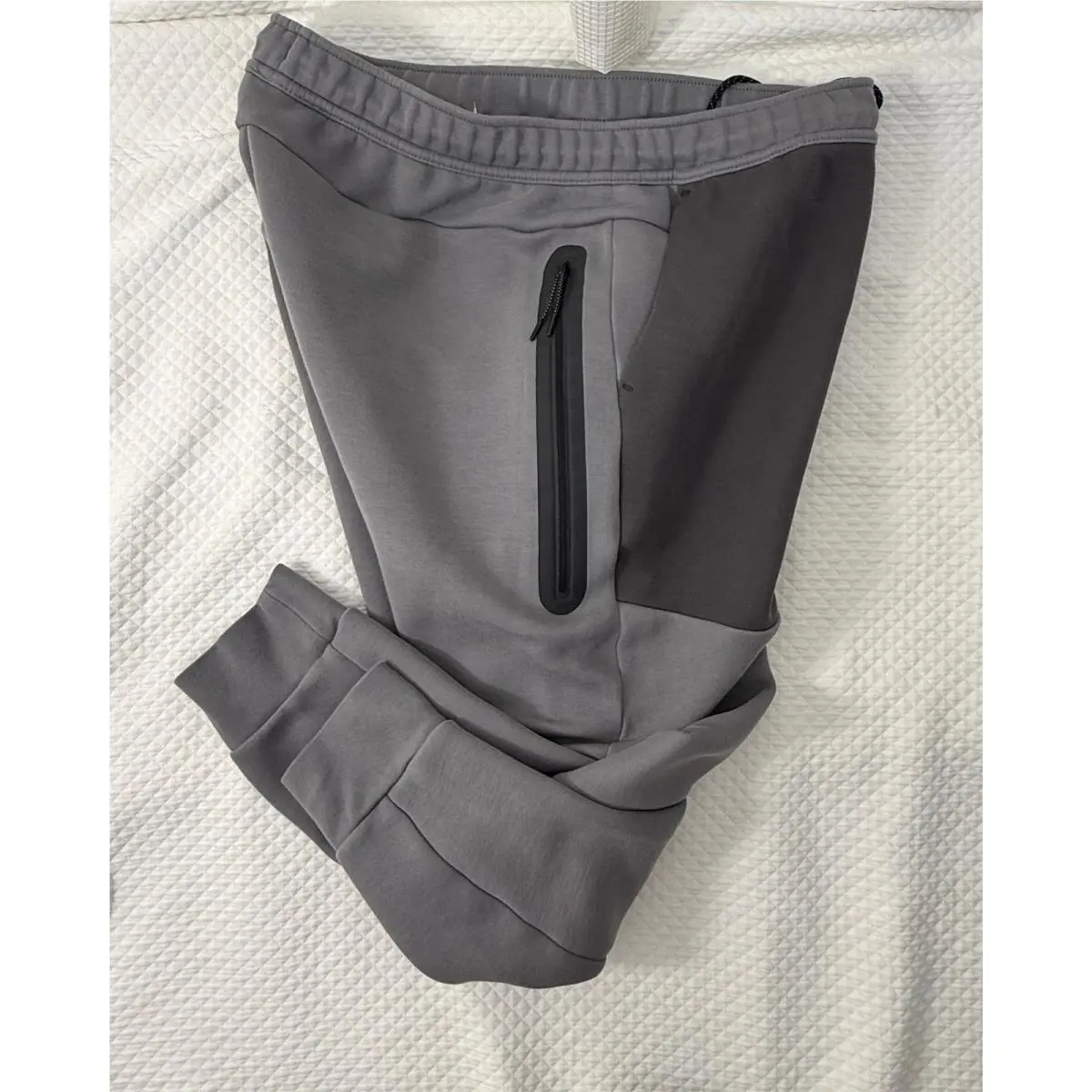 Nike Sportswear Mens Tech Fleece Joggers Size XL Gray Colorblock Side Zip Pocket