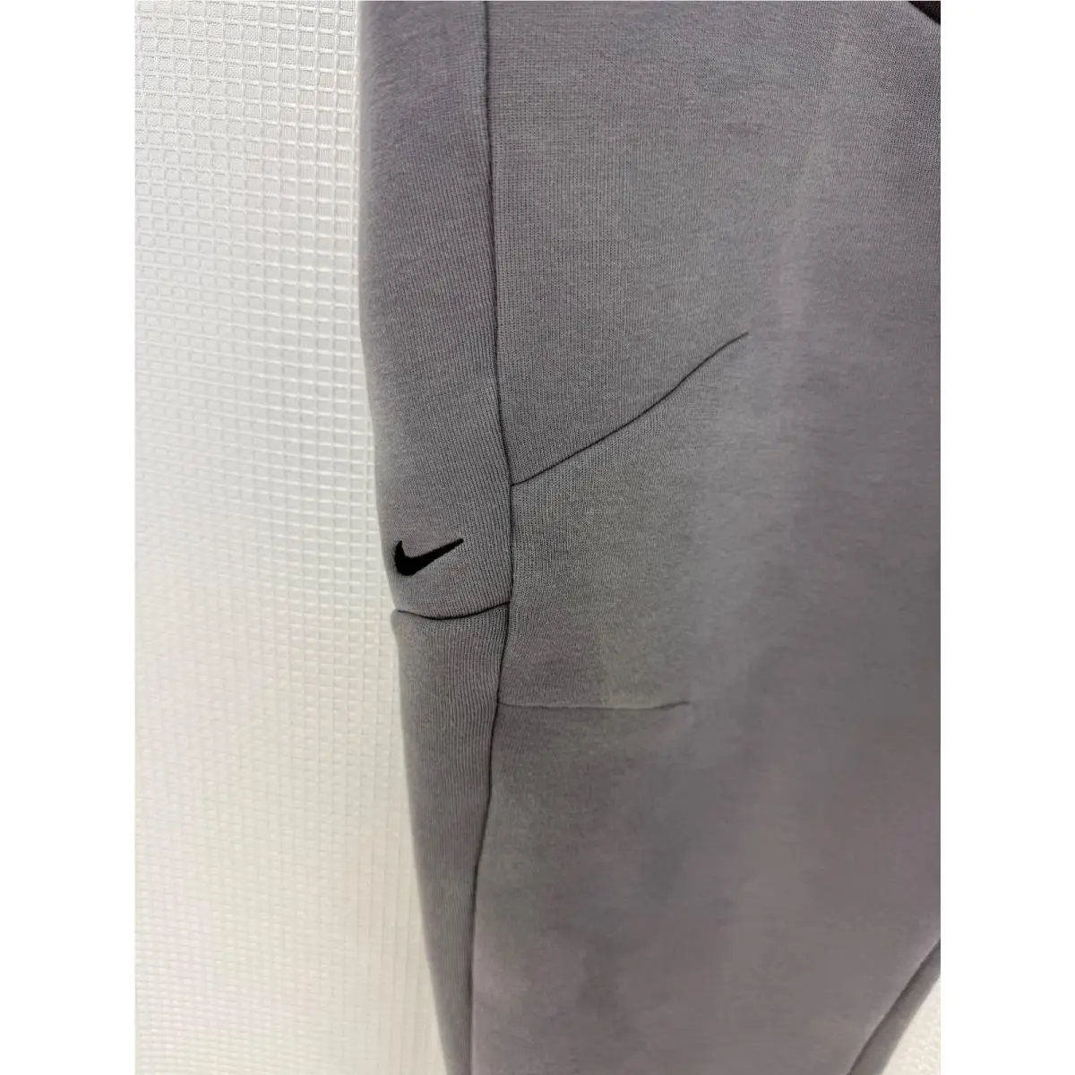 Nike clothing - Gray (UPC: 198488877457) 4