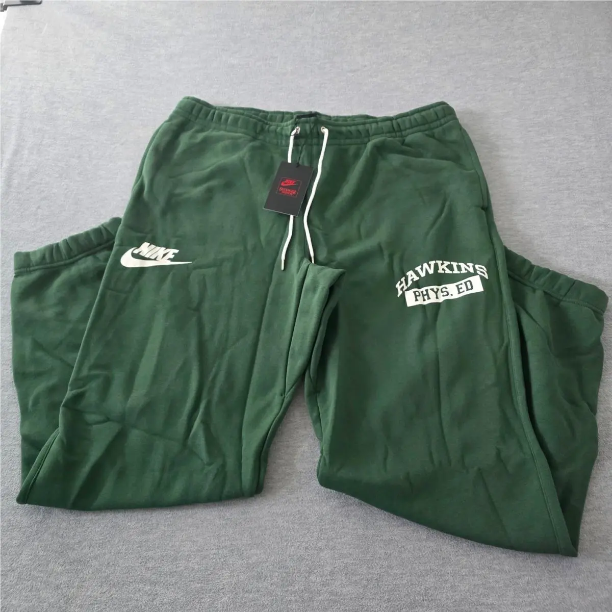 Nike x Stranger Things Hawkins High School Sweatpants Green CQ3656-323 Mens Xxl
