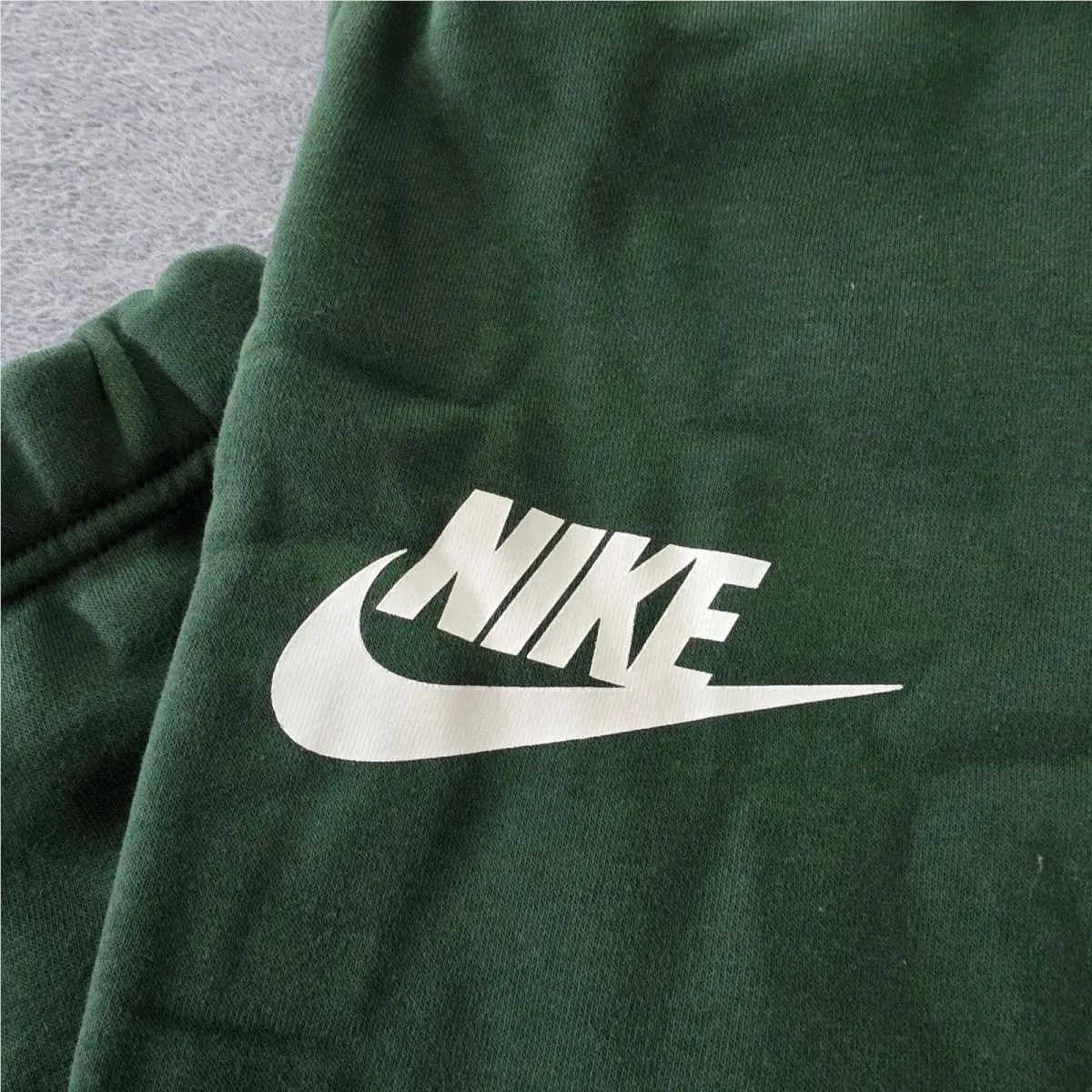Nike clothing - Green 1