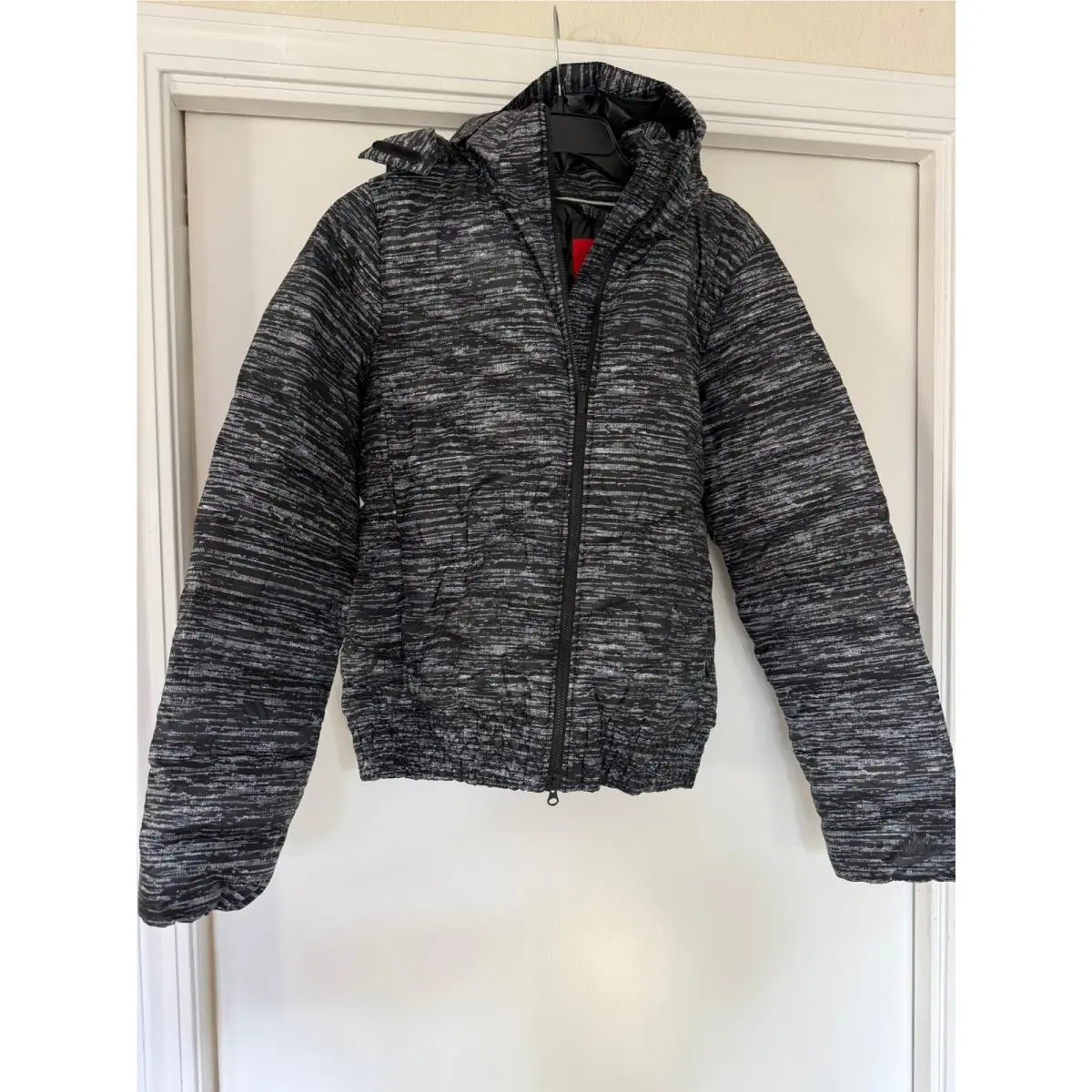 Nike Cascade Goose Down Jacket Women Hooded Warm Black 615183 Size Medium