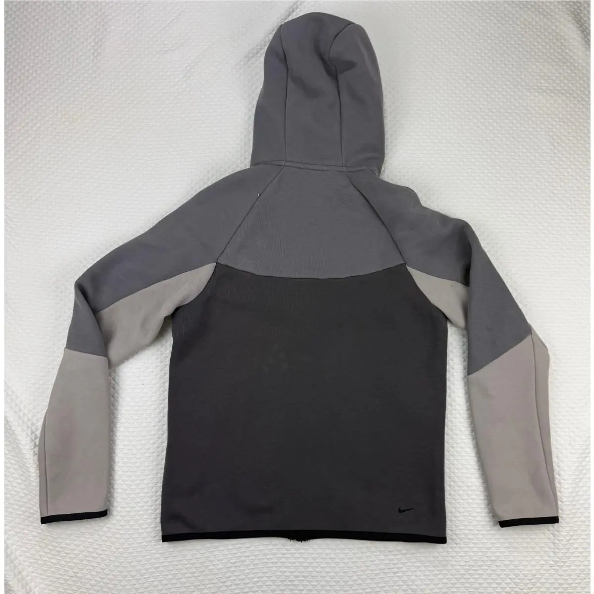 Nike clothing - Gray (UPC: 198488978000) 6