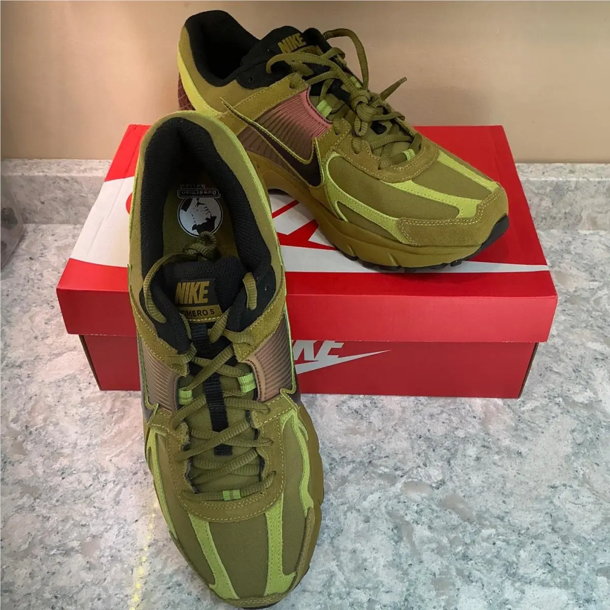 Nike Sneakers Zoom Vomero 5 Size 12 Pacific Moss-black-pear FJ1910-300 Mens