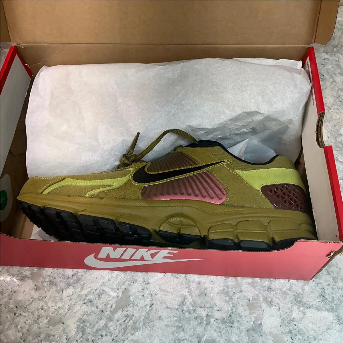 Nike shoes - Nike Zoom Vomero 5 Olive Flak FJ1910-300 - Green 8