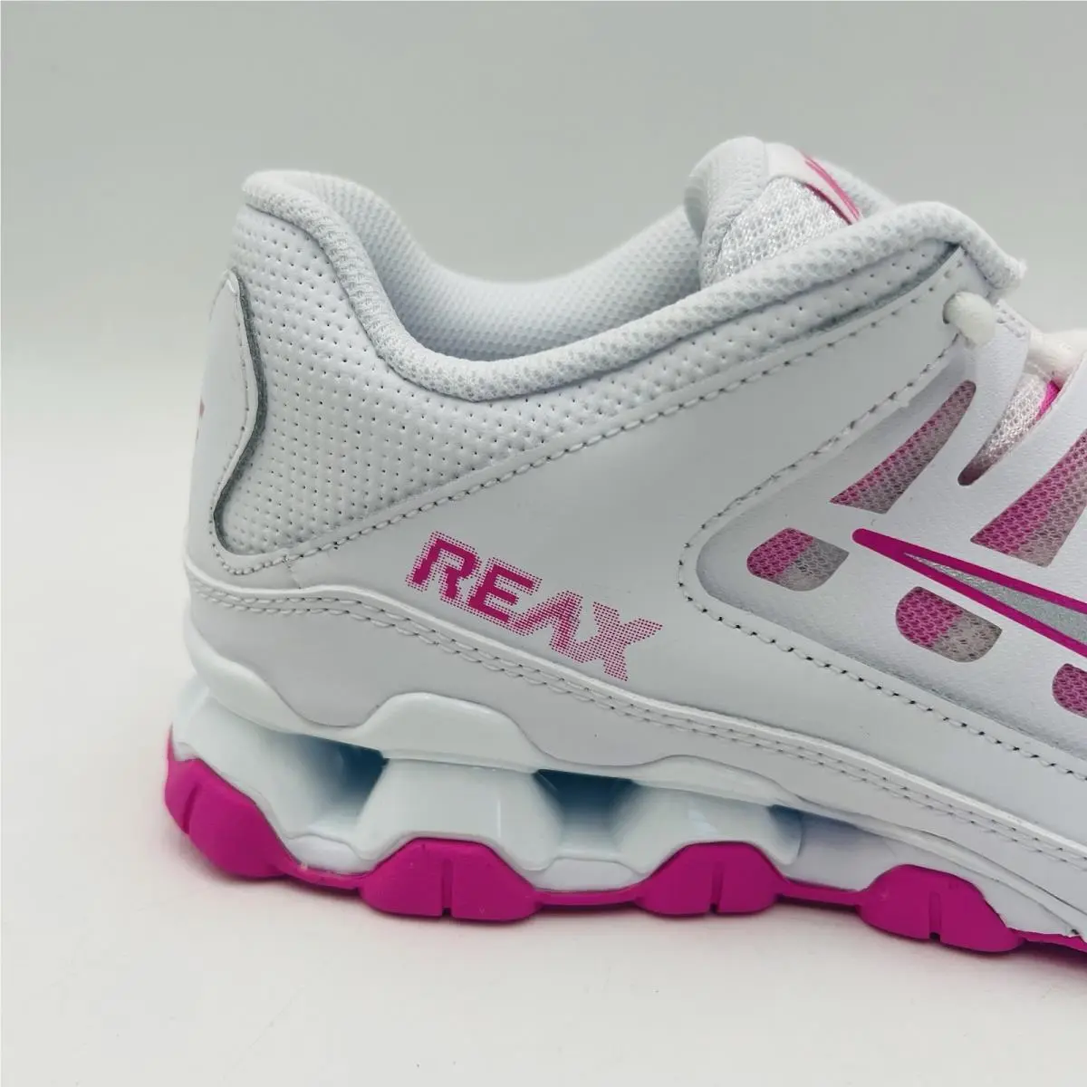 Nike shoes - Nike 8 - IO2400-102 - White 1