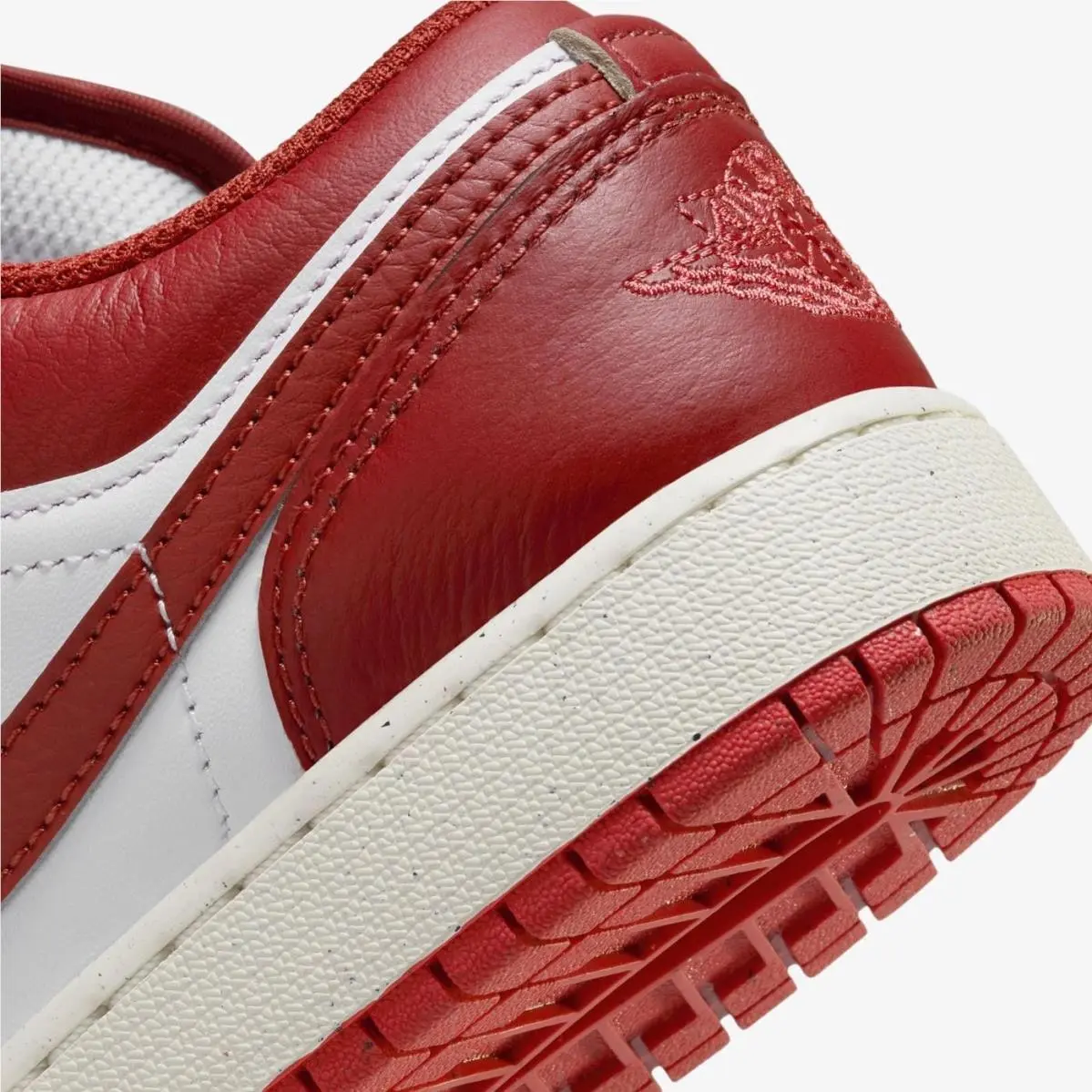 Nike shoes - 196975600472 - 196975600472 - White (UPC: 196975600472) 7
