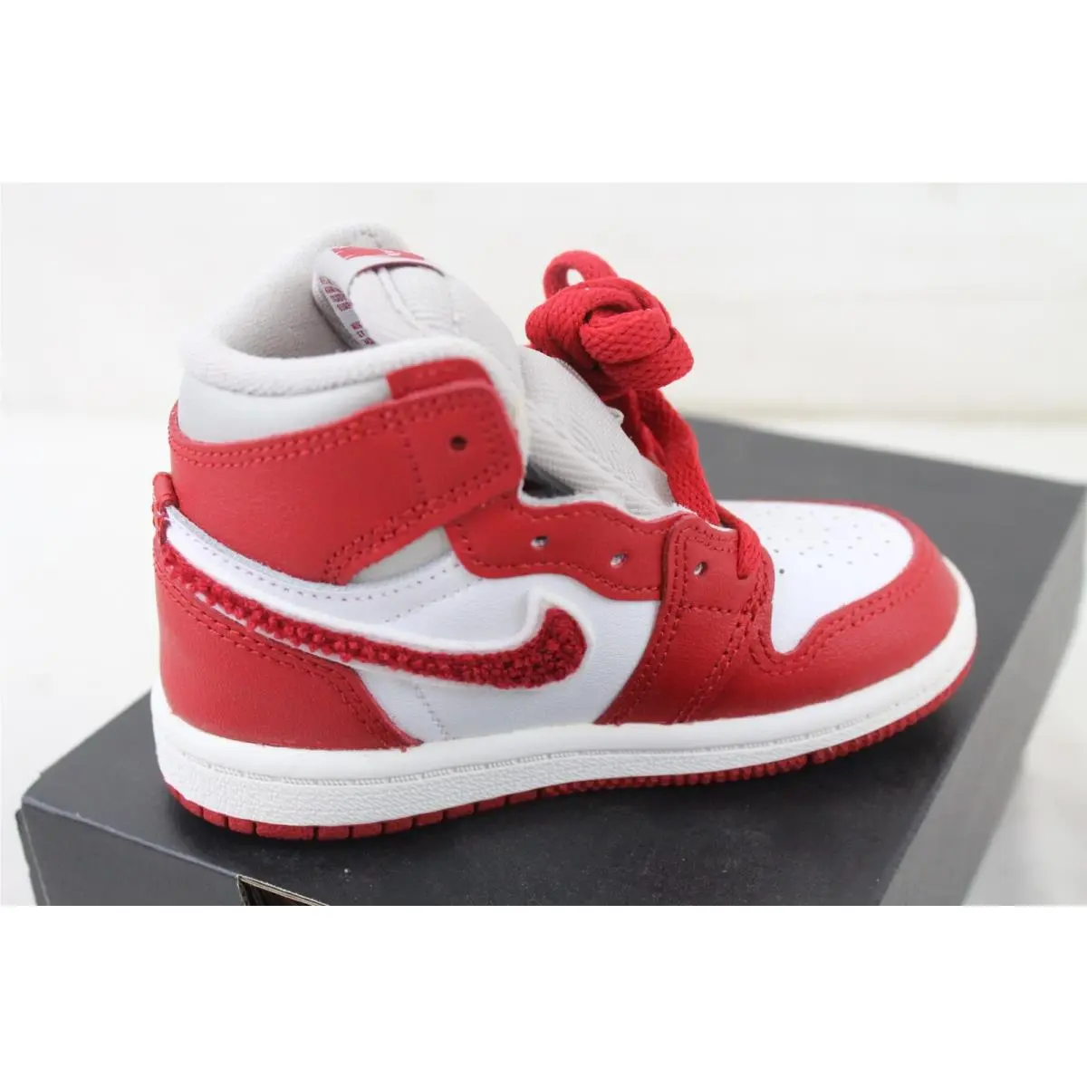 Nike shoes - Air Jordan 1 - Air - Red 2