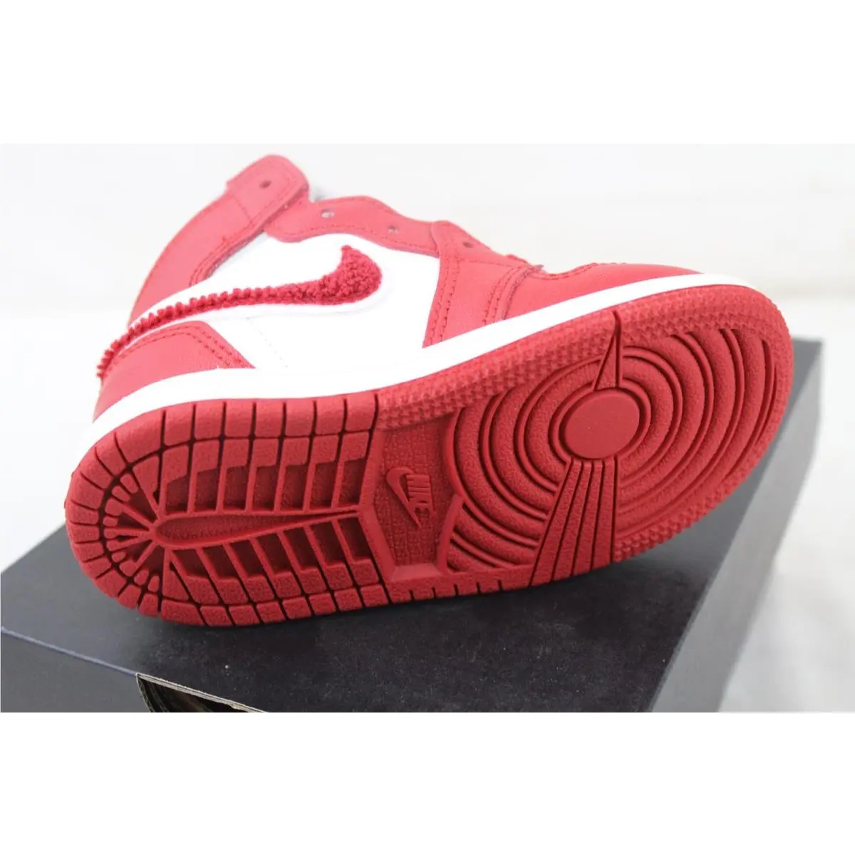 Nike shoes - Air Jordan 1 - Air - Red 3