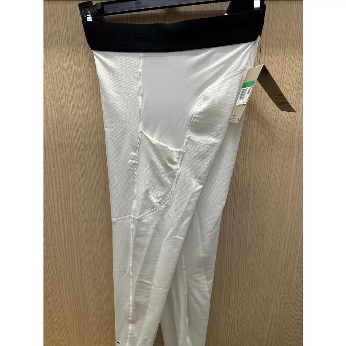 Nike clothing - Nike - White and black (UPC: 196608745532) 0