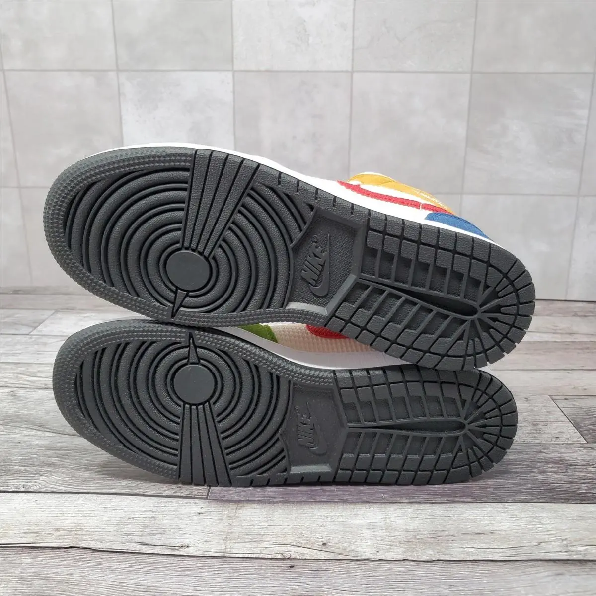 Nike shoes - Air Jordan 1 Mid SE - Multicolor 6
