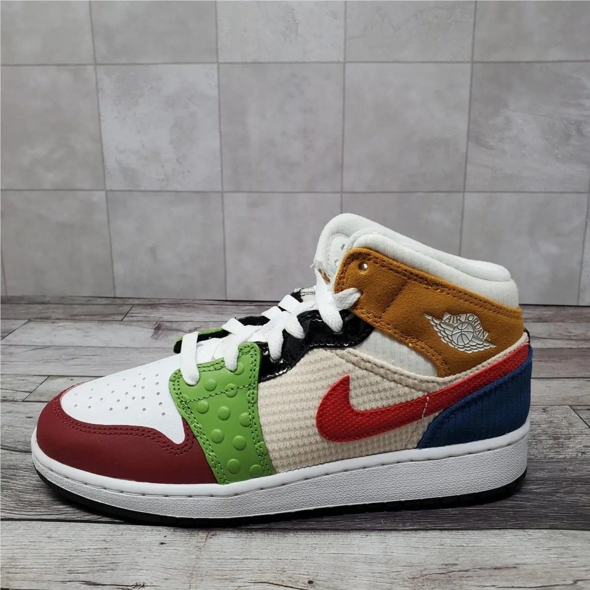 Nike shoes - Air Jordan 1 Mid SE - Multicolor 3