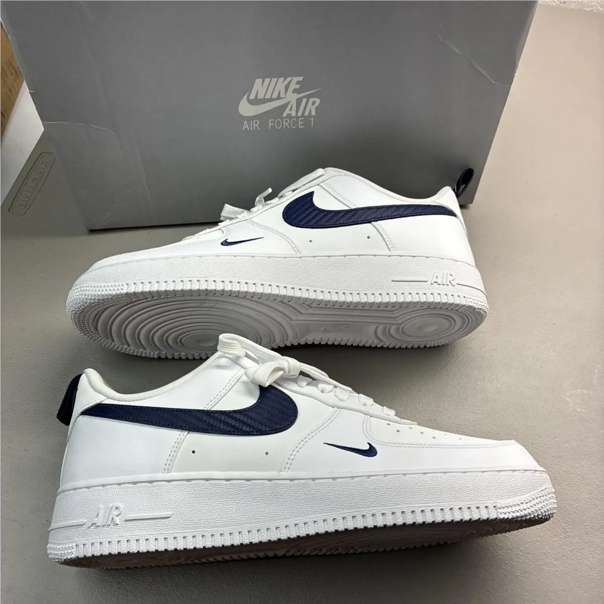Nike Air Force 1 Low `07 LV8 Carbon Fiber Swoosh White Midnight Navy Size 10 Men