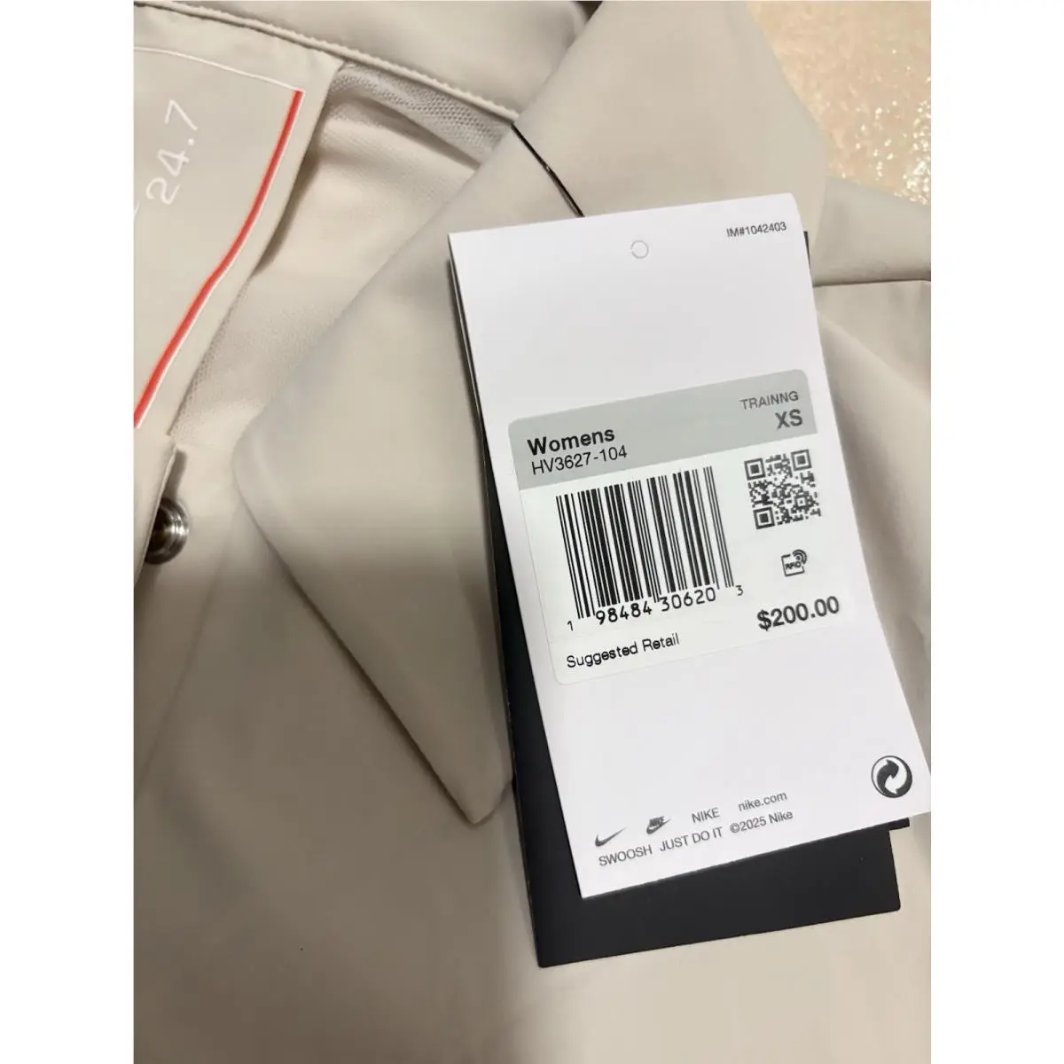 Nike clothing - HV3627-104 - HV3627-104 - Light Orewood Brown/ Light Iron Ore 9