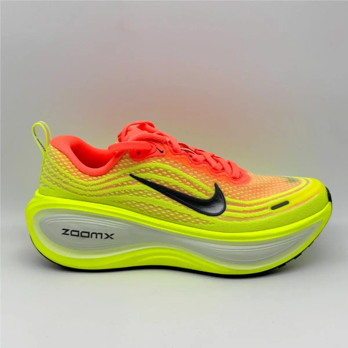 Nike Womens Vomero Plus Bright Mango Shoes Sz 6.5 Running HV8154-800