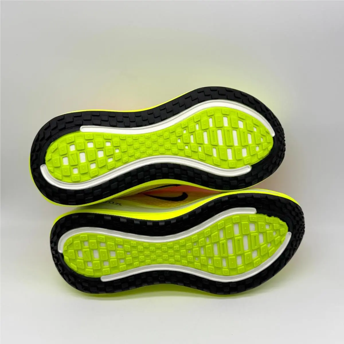 Nike shoes - Nike Vomero Plus - Vomero Plus - HV8154-800 - Yellow (UPC: 198481471669) 6