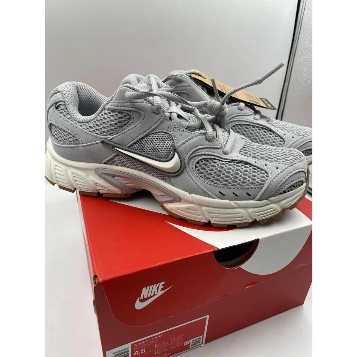 Nike V5 Rnr Grey White Gum Running Athletic Shoes Women Size 6.5 Men Size 5