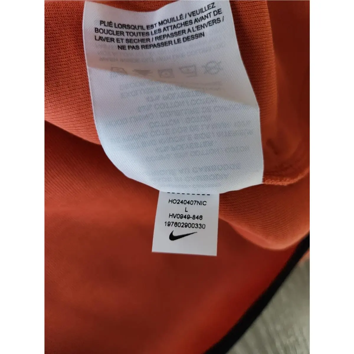 Nike clothing - Vintage, Coral Black 9