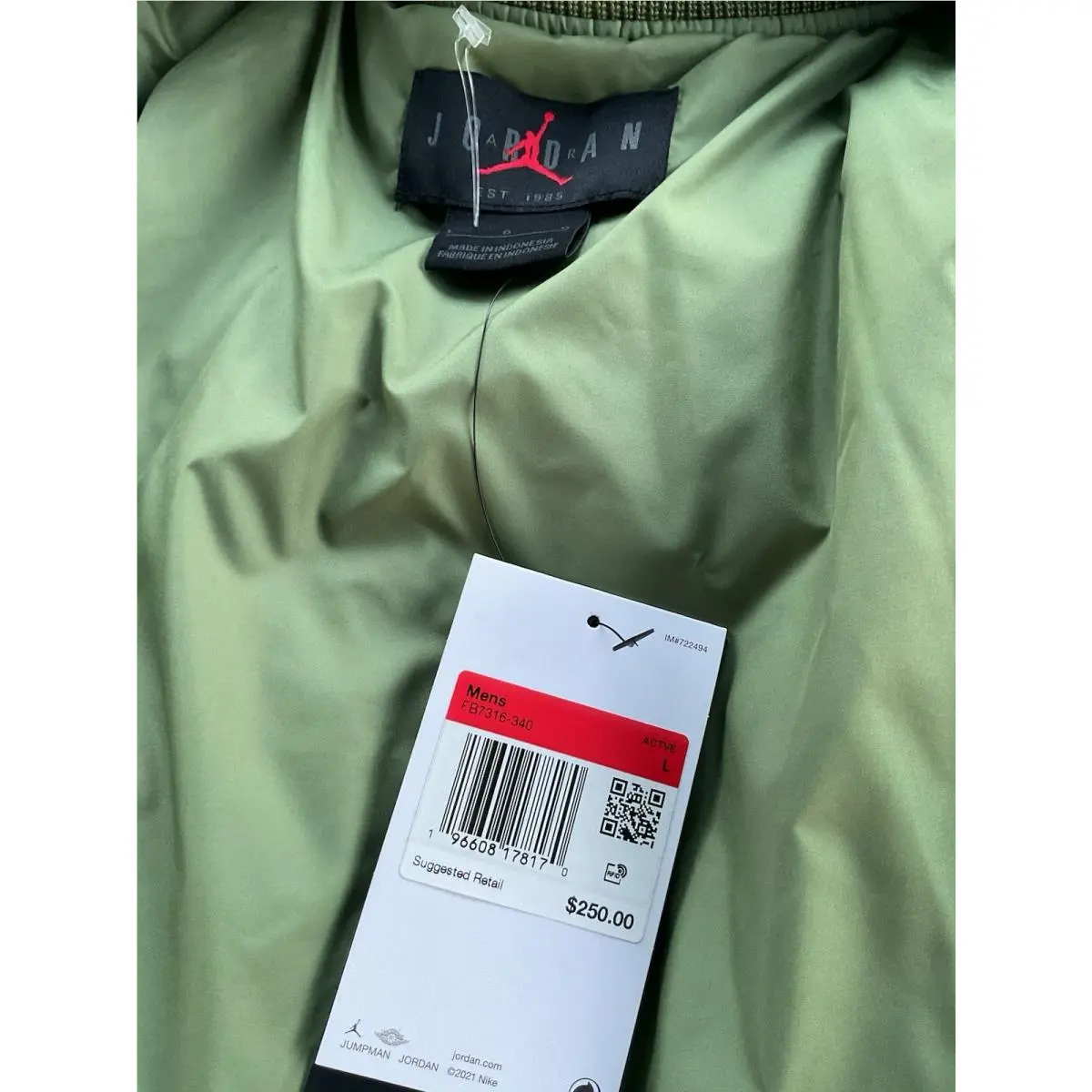 Nike clothing - Air Jordan Essentials - Air Essentials - Green 9