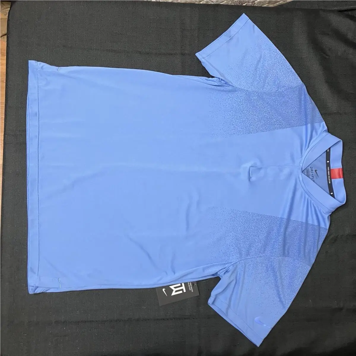 Nike clothing - Nike TW Tiger Woods AeroReact Sphere Blade Polo - Polar Blue Sunday Red 3