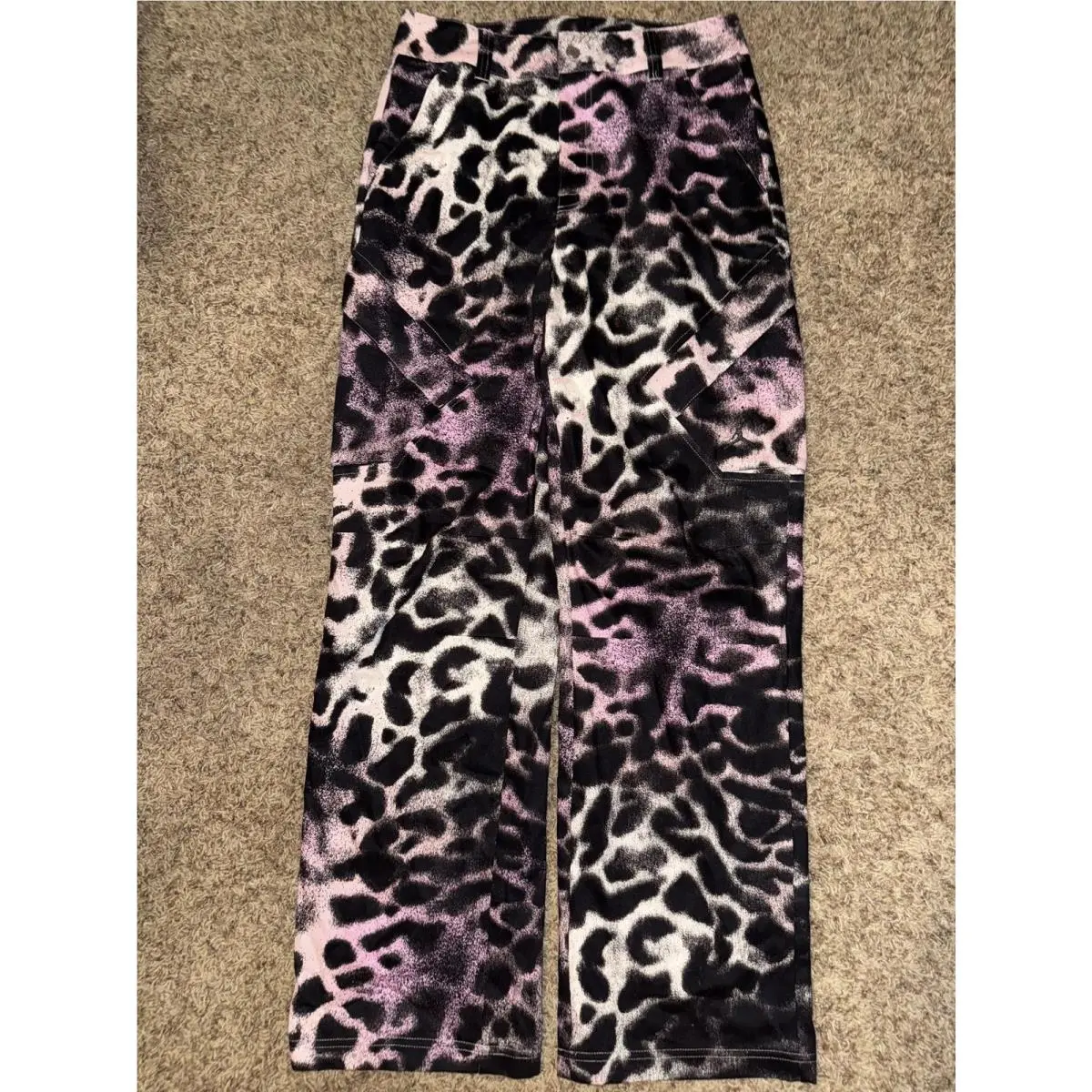 Air Jordan Chicago Women`s Animal Printed Pants Sample