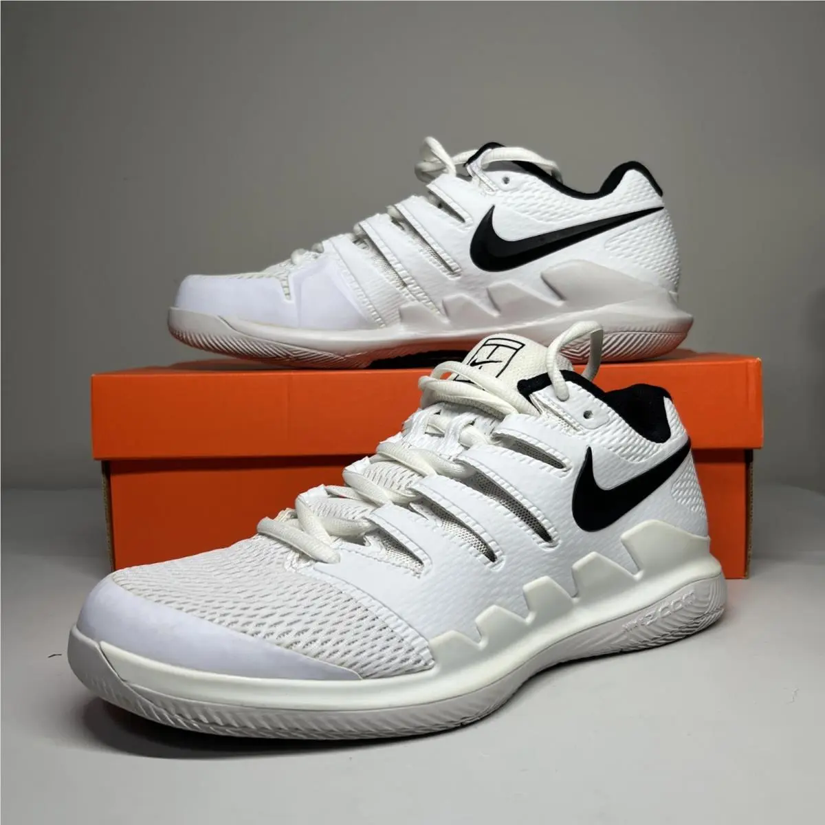 Nike Air Zoom Vapor X HC Men’s Size 7 White Black Crimson Tennis Shoes Read