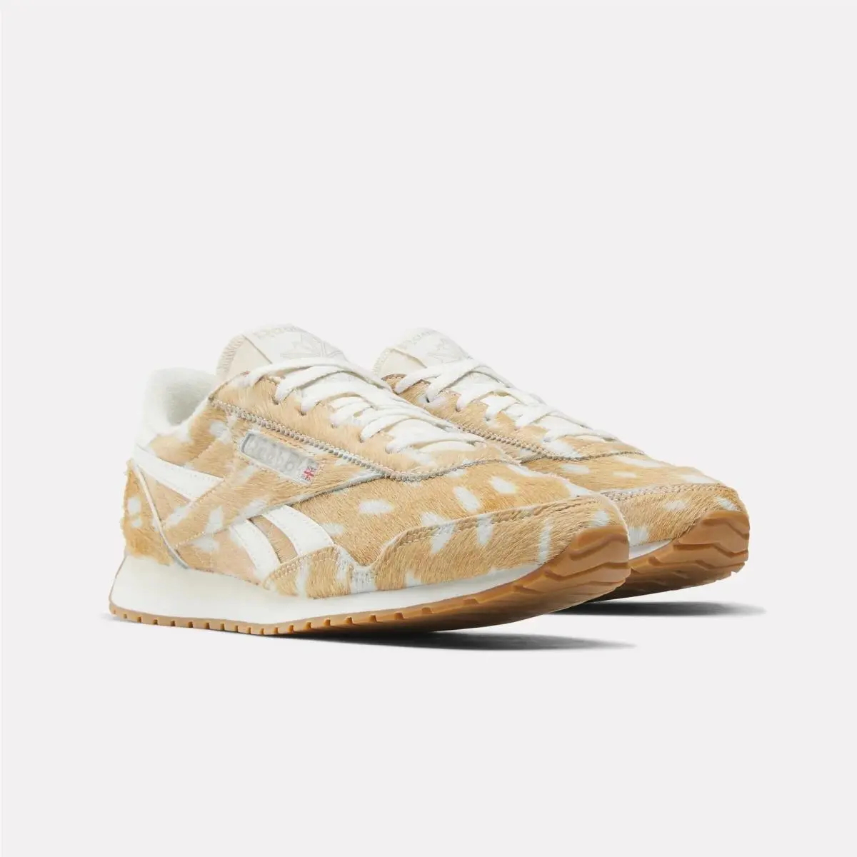 Reebok shoes - Doe/Chalk/Gum 2