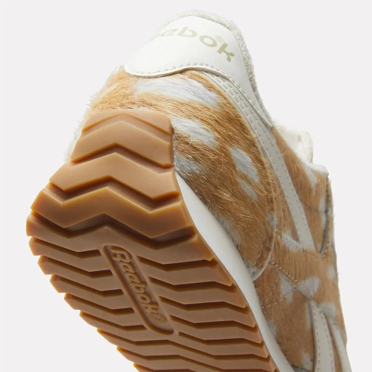 Reebok shoes - Doe/Chalk/Gum 3