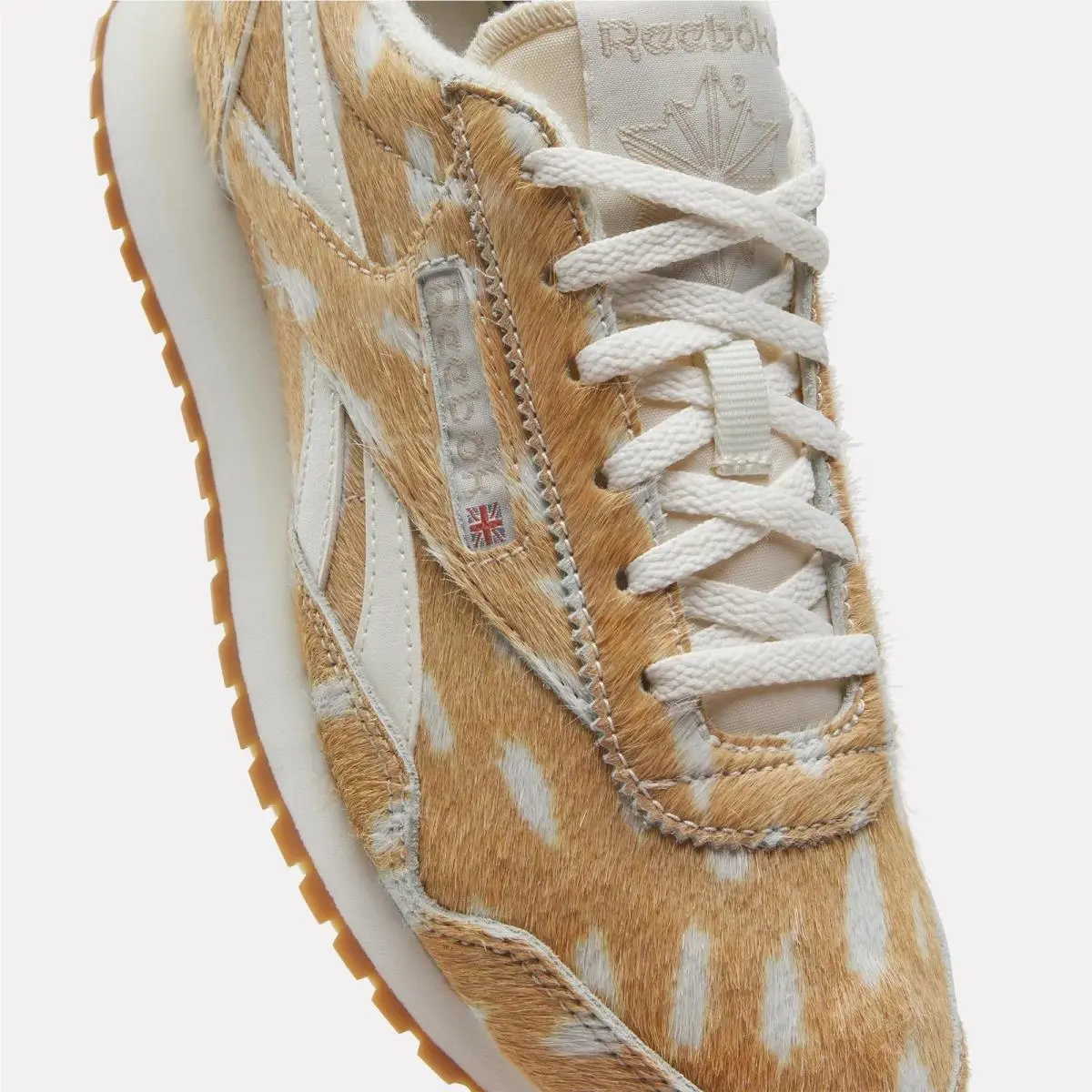 Reebok shoes - Doe/Chalk/Gum 10
