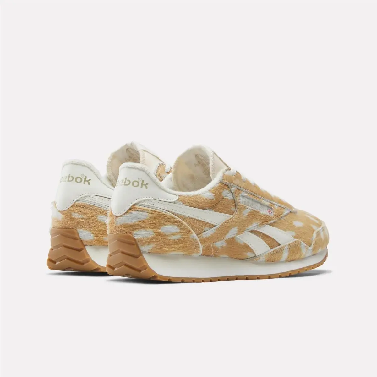 Reebok shoes - Doe/Chalk/Gum 6