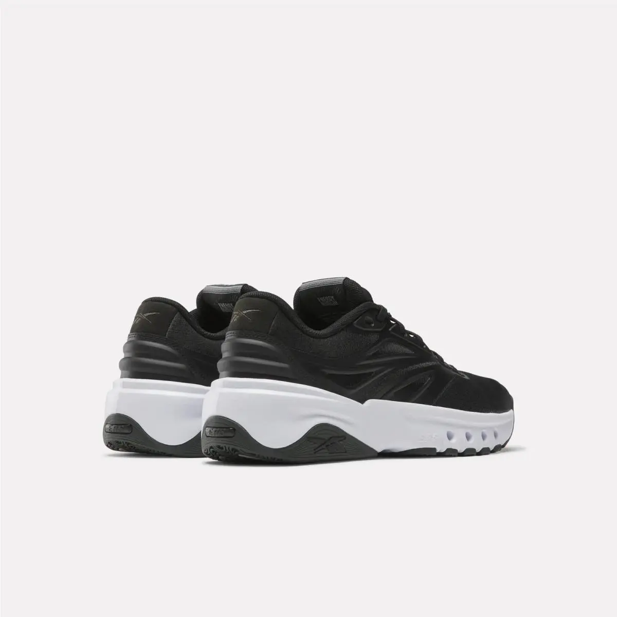Reebok shoes - Black/White 1
