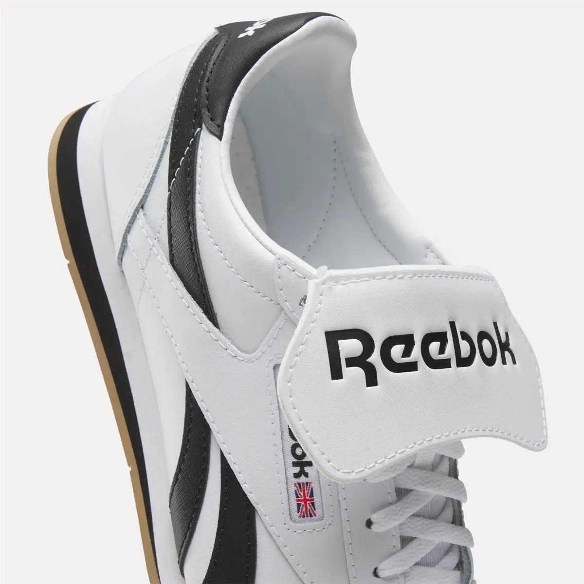 Reebok shoes - White/Vector Red/Vector Blue 22