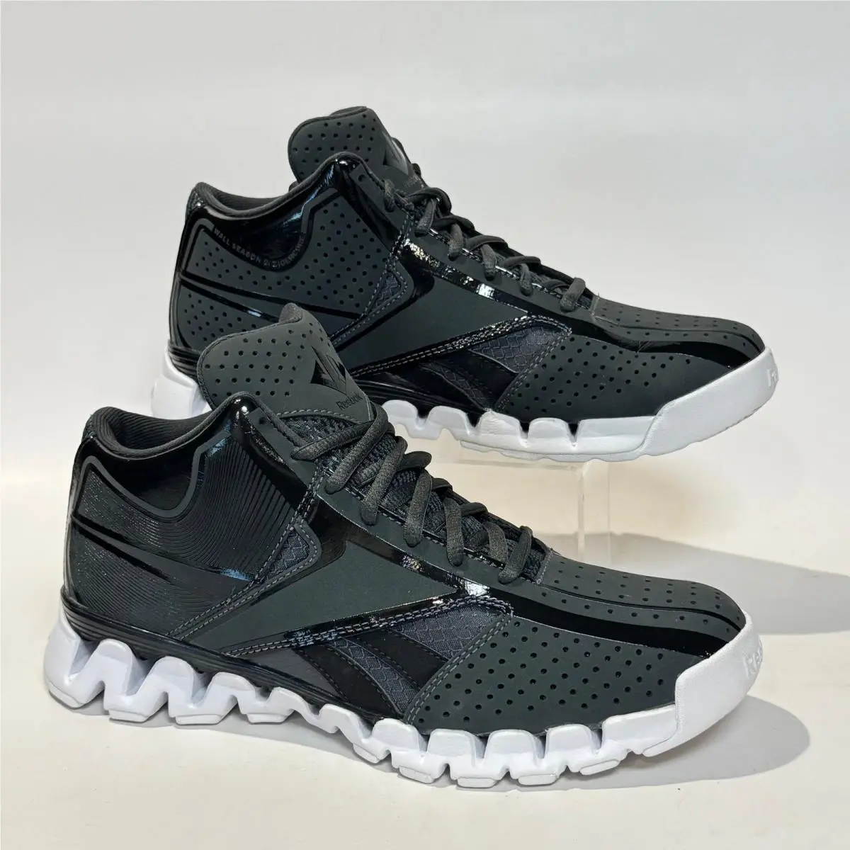 Reebok Zignano John Wall J83636 Men`s 6 Black Gray Running Athletic Shoes