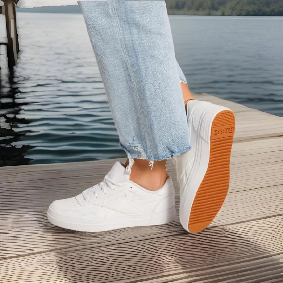 Reebok Club Memt Bold Leather Sneaker Women’s Tennis Shoes White Size 9.5