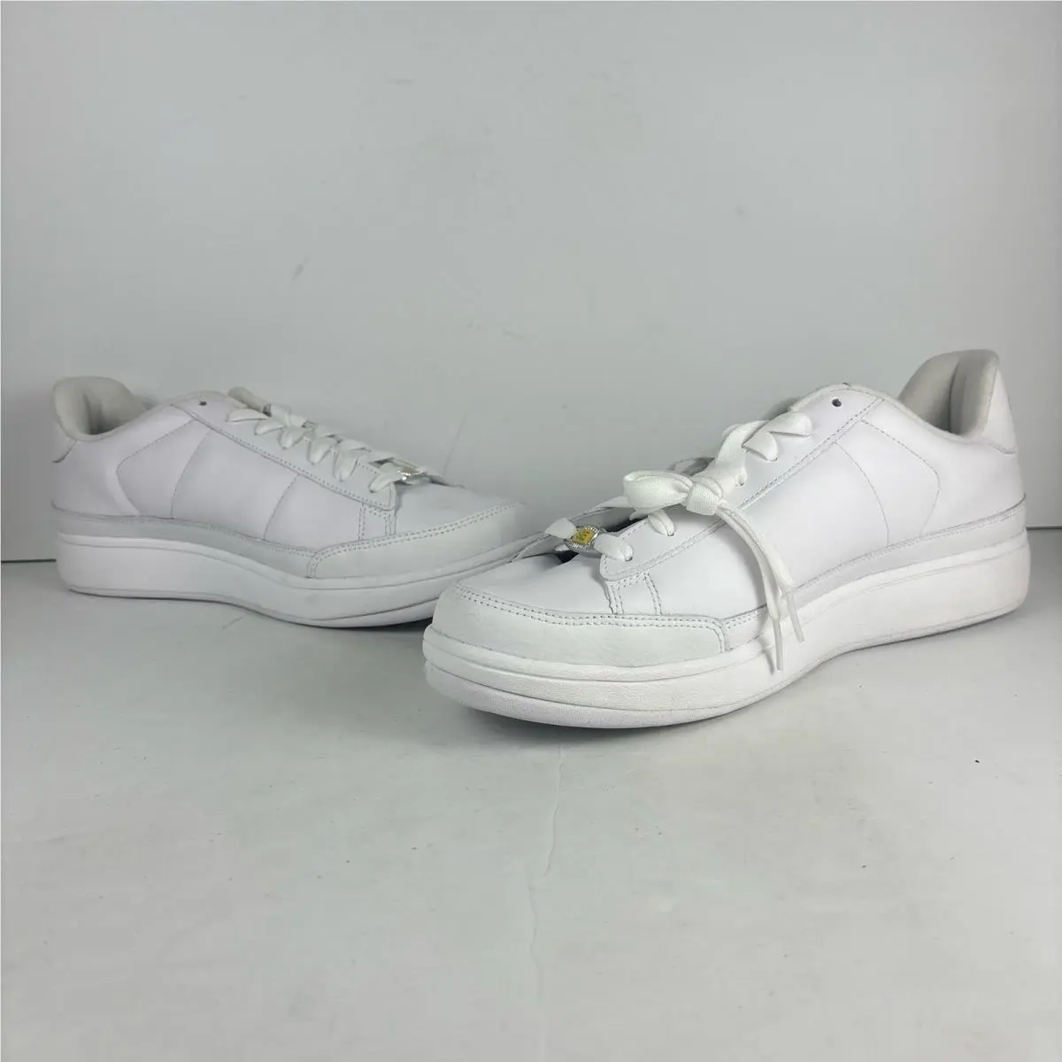 Reebok shoes - White 1