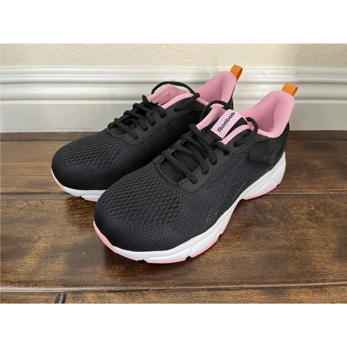 Reebok Women`s Comfort Slip-resistant Alloy-toe Safety Work Shoe Sneaker SZ 5.5