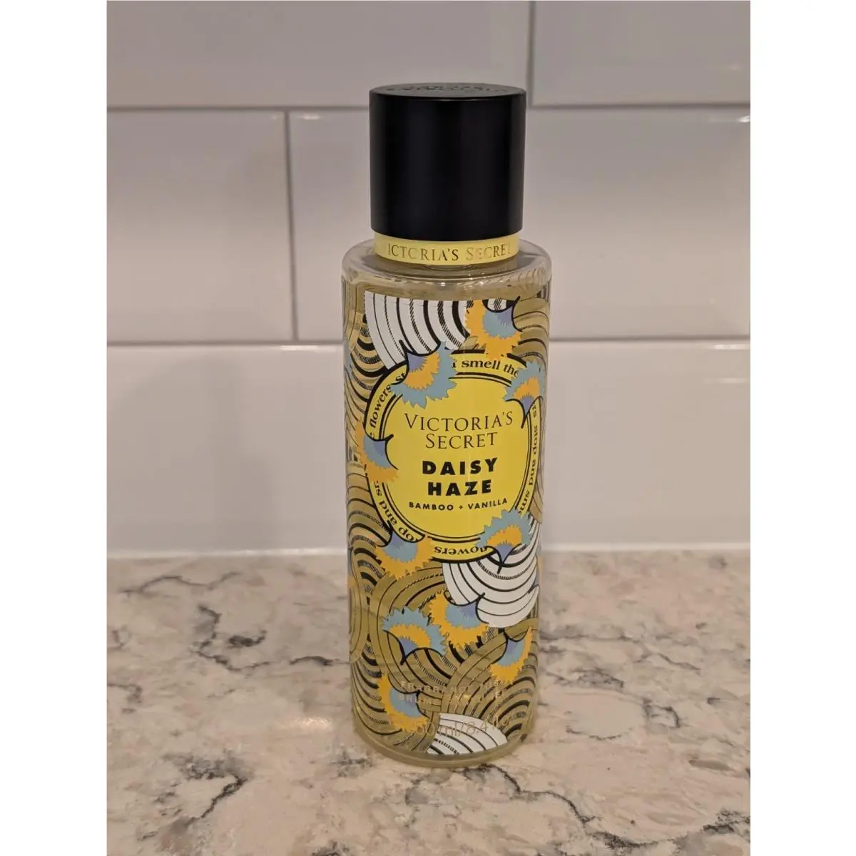 Victoria`s Secret Daisy Haze - Bamboo Vanilla Fragrance Body Mist 8.4 oz