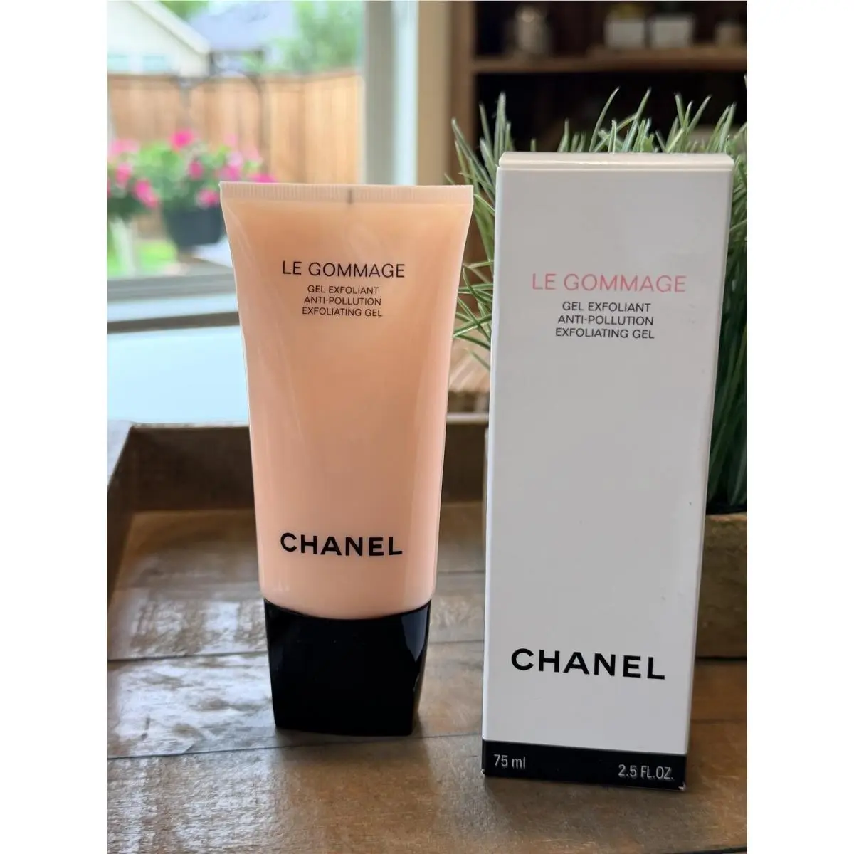 Chanel Le Gommage Exfoliating Gel Exfoliant Anti Pollution 75ml/2.5oz Discont