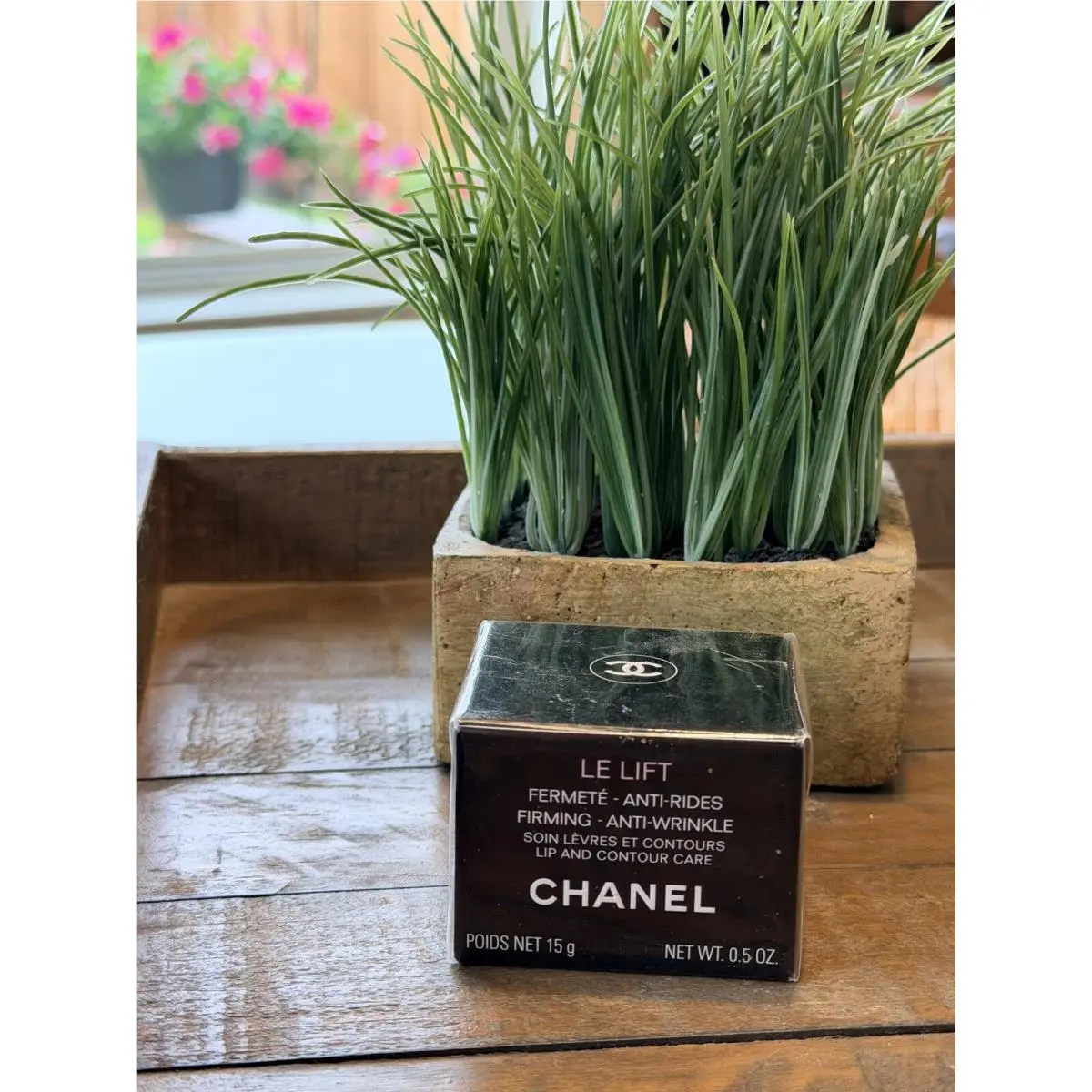 Chanel Le Lift Firming Anti-wrinkle Lip and Contour Care 15g/.5oz